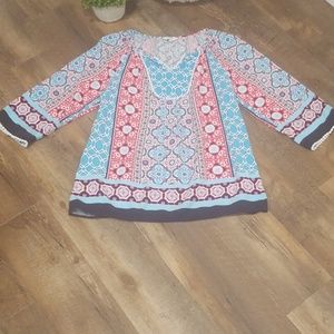 Crown & Ivy Top Size  S